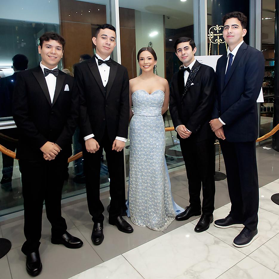  Andrés Palma, Andrés Valladares, Esther Rivera, Luis Alvarado y William Jerezano