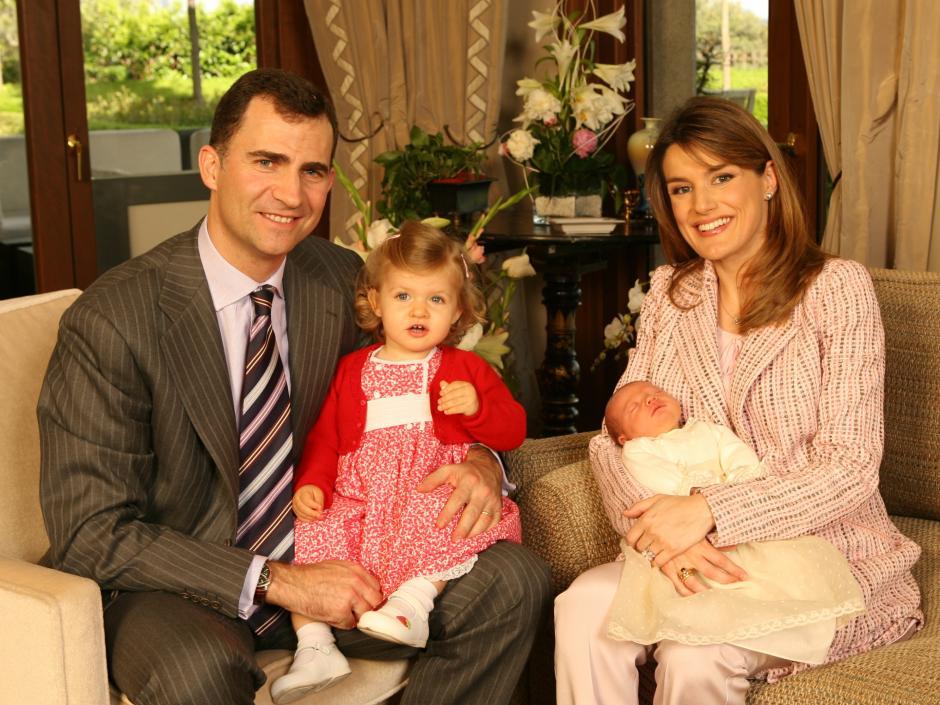 Luego el 29 de abril de 2007, nace la segunda hija, la infanta Sofía. 