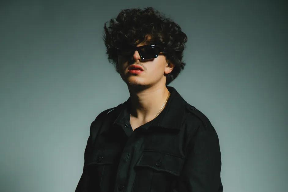 ¿Quién es Gabito Ballesteros?