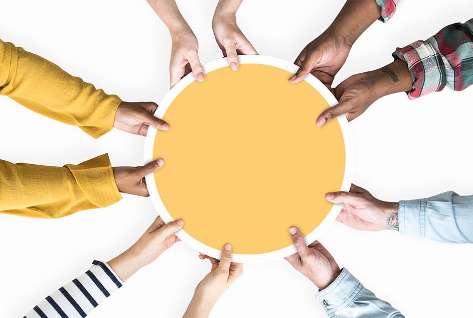 <b>9. Contribuir a la Comunidad</b> Participa en actividades benéficas o voluntariado local. Contribuir al bienestar de tu comunidad no solo beneficia a los demás, sino que también proporciona una sensación de propósito y satisfacción personal.