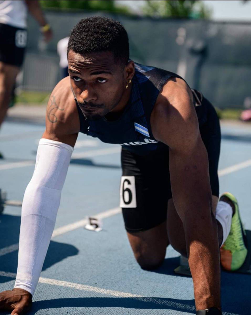 <b>Melique García</b> es el cuarto hondureño que representará a Honduras en los Juegos Olímpicos de París. El atleta tiene 32 años, reside en Estados Unidos y representa al país hace varios años. Fue seleccionado por universalidad del ranking World Athletics.