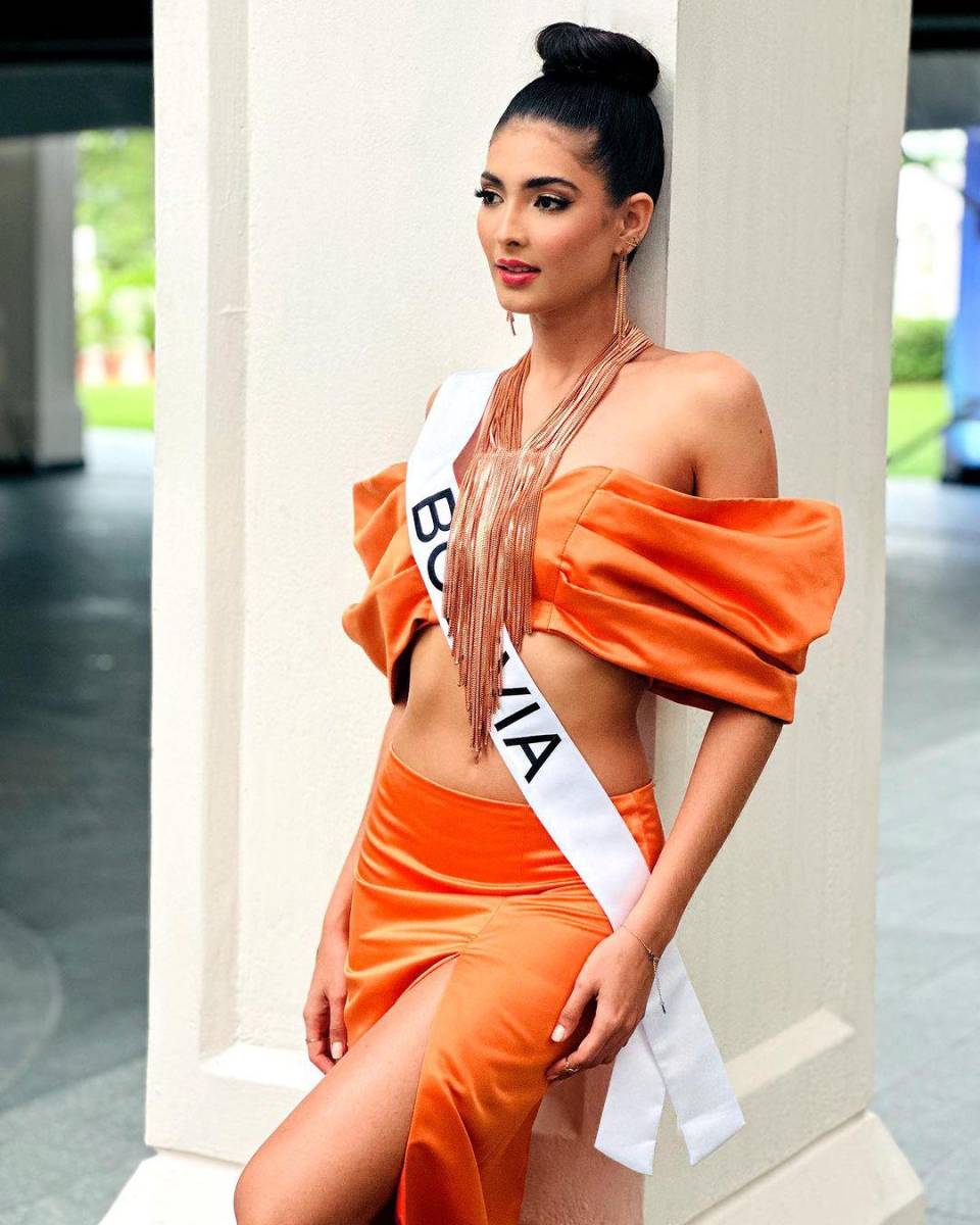 <a rel="nofollow noopener noreferrer" href="https://www.instagram.com/estefanyriverogiesse/" target="_blank">Maria Estefany Rivero Giesse</a>, representante de Bolivia, es arquitecta, modelo y cuenta con 26 años de edad. Además de su singular belleza, destaca por su participación con un proyecto social “Tradición sin extinción”, en el que busca la preservación de algunas especies animales en su país. 