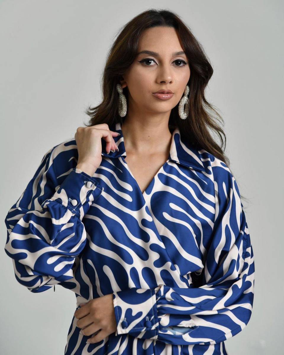 <u><b><a rel="nofollow noopener noreferrer" href="https://www.instagram.com/palmabyvaleriaosorio/" target="_blank">Palma by Valeria Osorio</a></b></u> presenta una exclusiva colección de prendas confeccionadas por manos hondureñas, acompañadas de accesorios provenientes de diversas regiones de Latinoamérica. Sus diseños requieren tiempo, esfuerzo, paciencia, pero sobre todo, reflejan el amor y la pasión que ponemos en lo que hacemos.