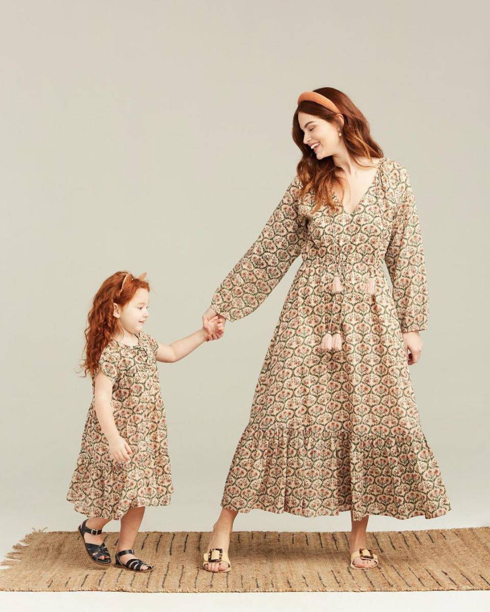 Stephanie Cam es la primera reina de belleza de Honduras que es madre. Su hija tiene siete años y trabaja en campañas de modelaje junto a su madre en Estados Unidos.