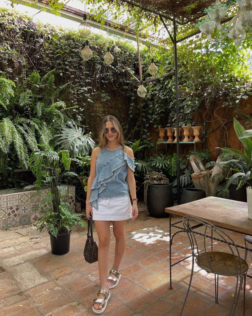 Si te encanta el contenido de vida sana, fitness, moda y lifestyle, Anita Bueso es la indicada para ti. Su user de TikTok es @anitabueso_, aquí verás la parte más auténtica y entretenida de esta increíble creadora de contenido. 