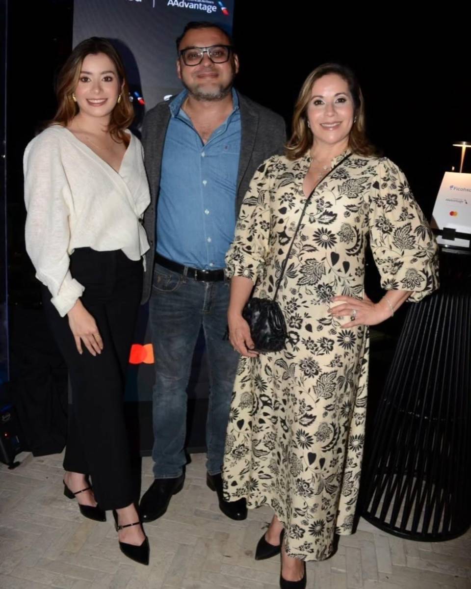 Mónica Espinal, Héctor Valladares y Gioconda Rodríguez.