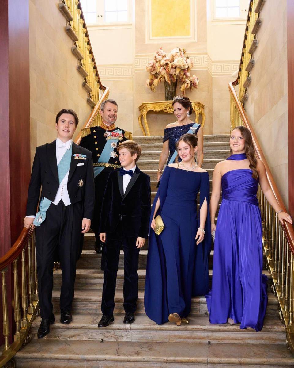 Tiene cuatro hijos, los príncipes Christian, Isabella, Vincent y Josephine.