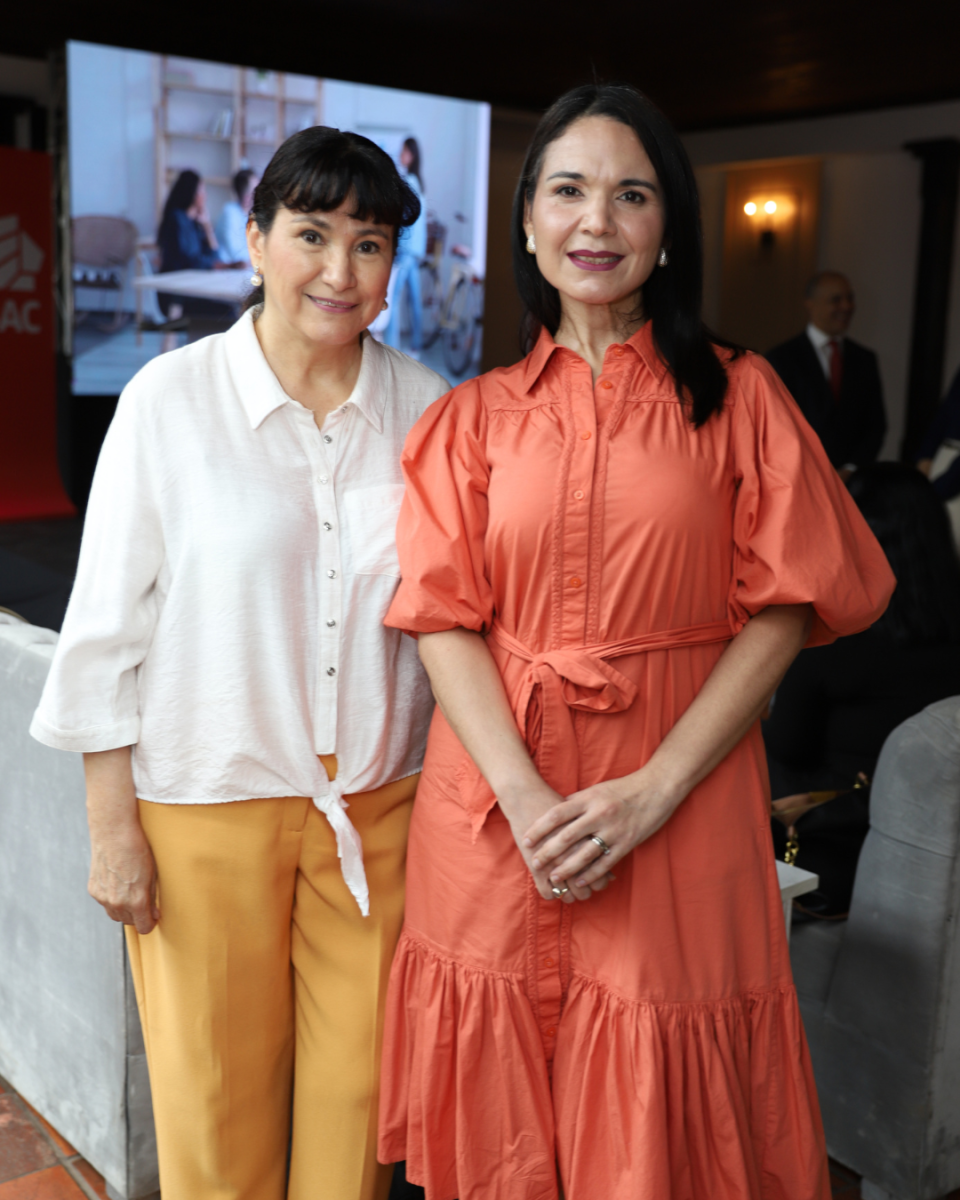 Carmen Romero y Valery Seaman.