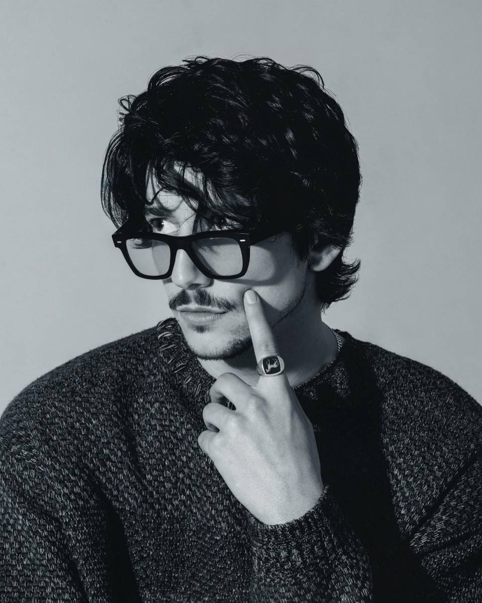 “Siempre quise actuar. Siempre tuve una vocecita en mi cabeza que me decía: ‘Tú puedes hacerlo, se te da bien’, y con cada proyecto me entiendo mejor a mí mismo. Estoy tan feliz de haber encontrado este amor y esta pasión”, comentó a PEOPLE en 2024.