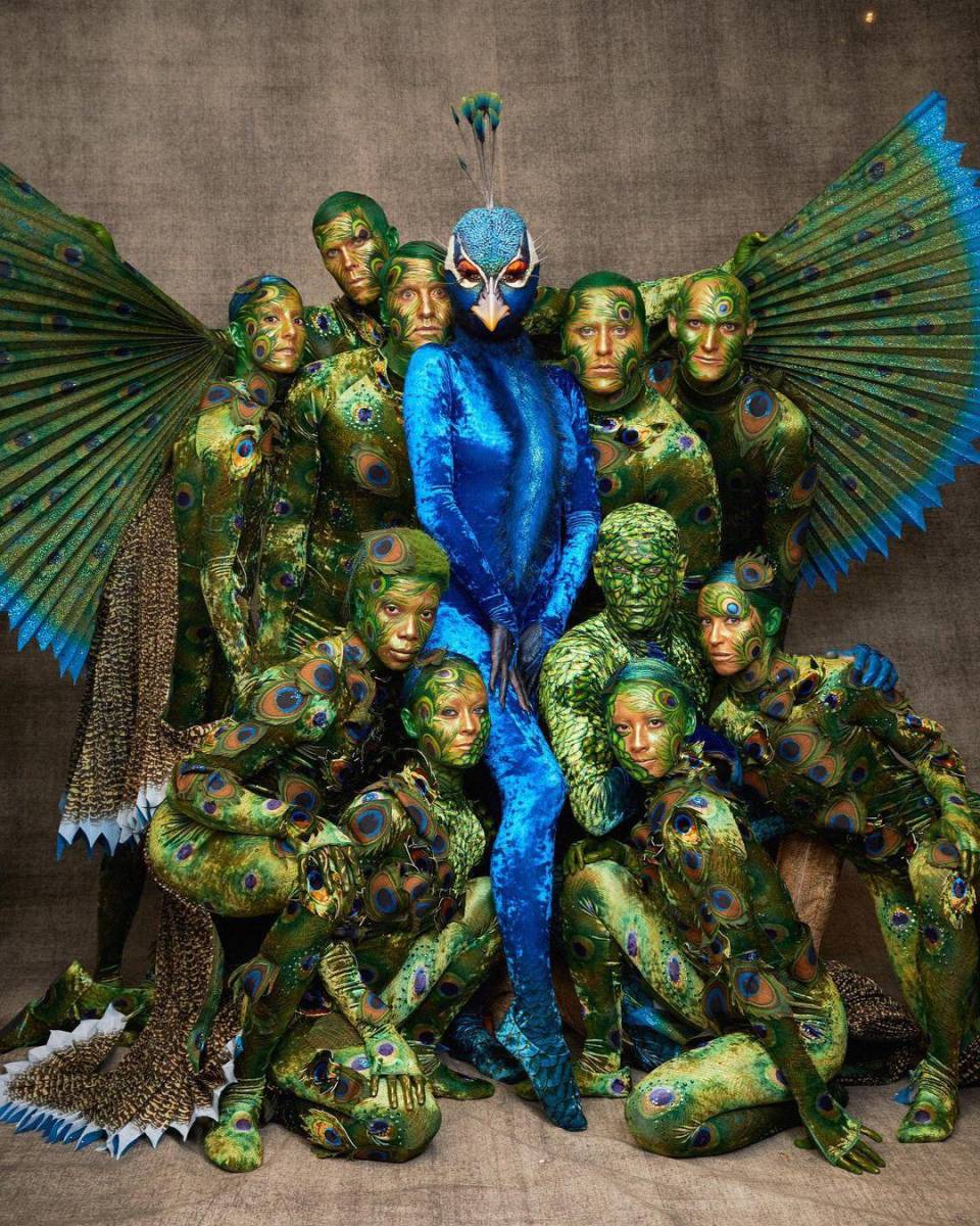 Heidi Klum como una pavo real.