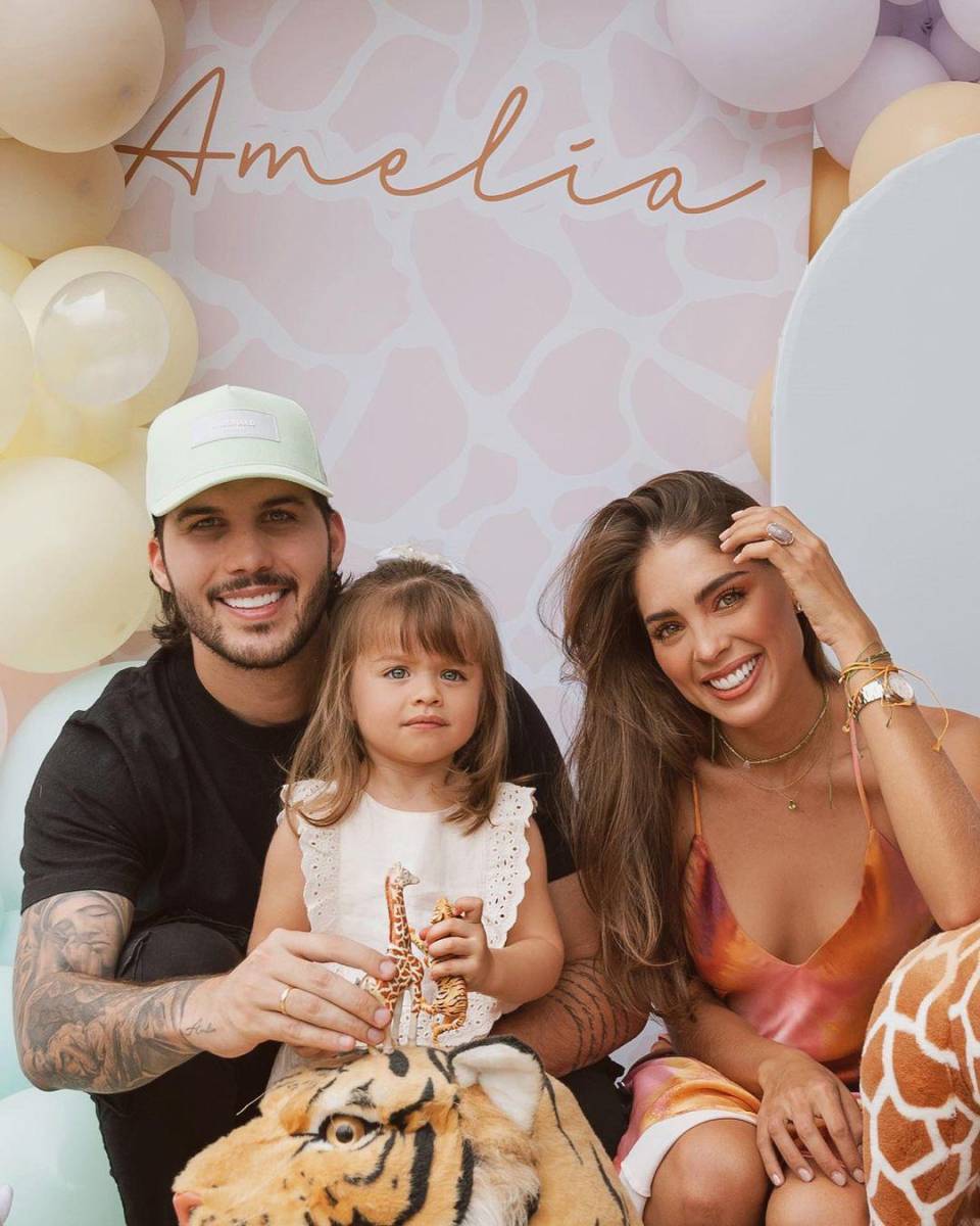 <u><b><a rel="nofollow noopener noreferrer" href="https://www.instagram.com/camiavellam/" target="_blank">Camila</a></b></u> intentará ganar la tercera corona para Colombia; “Deseo poder traer la corona a mi país y compartir este triunfo con mi gente y mi maravillosa familia”, expresó la colombiana. 