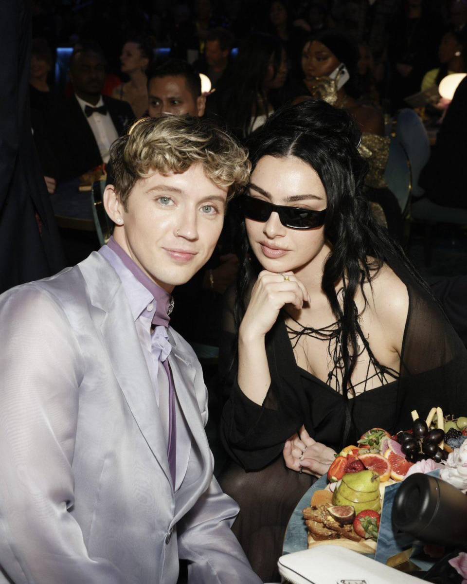 El detrás de cámara de los Premios Grammy 2025