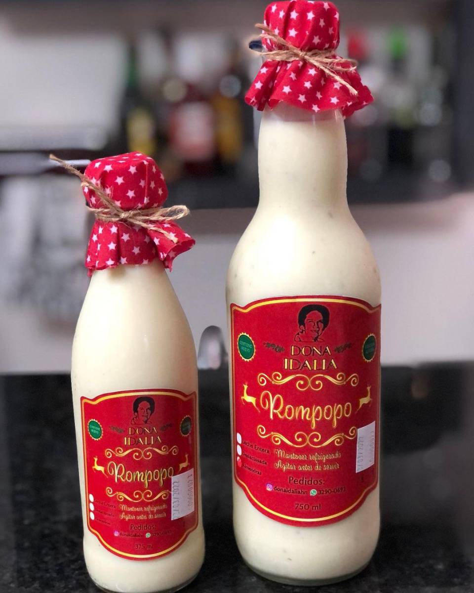 Los productos <u><b><a rel="nofollow noopener noreferrer" href="https://www.instagram.com/donaidaliahn/" target="_blank">Doña Idalia</a></b></u> tienen su origen en la idea de compartir tradiciones culinarias al llevar a la mesa una selección de productos auténticos. La marca se especializa en la elaboración de cuatro variedades de encurtidos, seguidos por la producción de miel de abeja, y en la temporada navideña, la inclusión de los tradicionales rompopos.