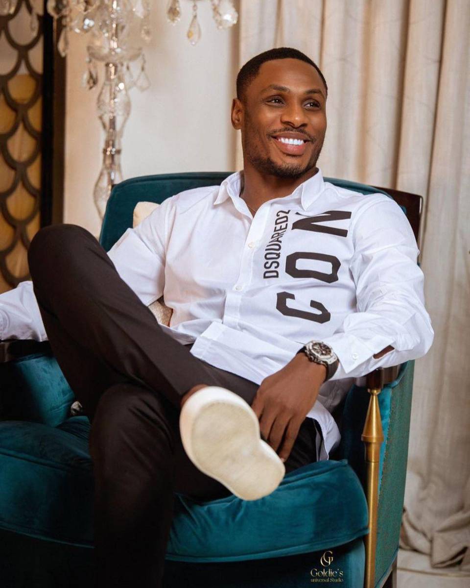 Odion Ighalo es uno que ha dejado huella y belleza en este campeonato internacional. El nigeriano juega en el club Al-Hilal Saudí F.C en Arabia Saudita, su posición es delantero, y puedes pasarte para ver sus fotografías en su cuenta de Ig, @ighalojude.