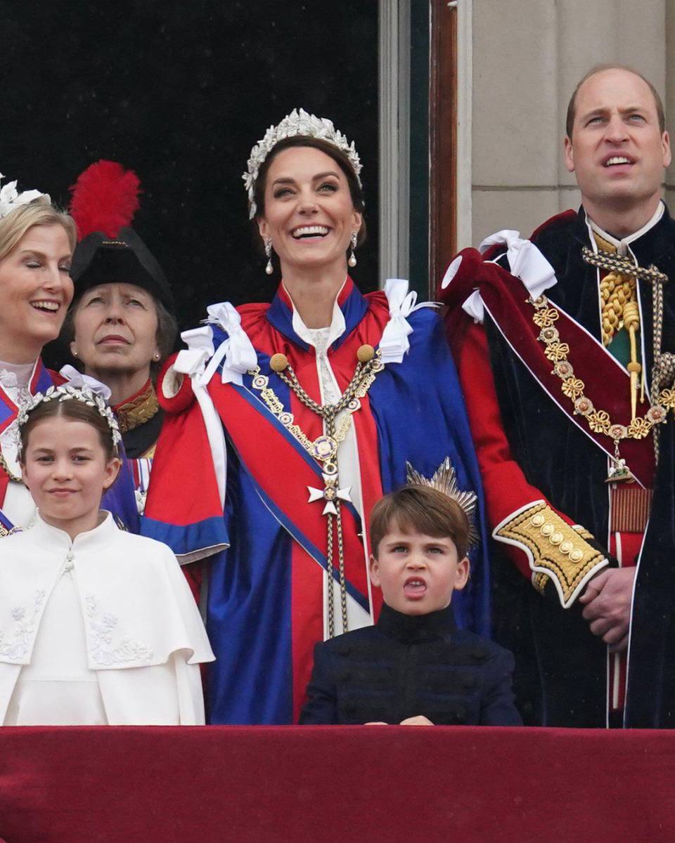 Las adorables expresiones del príncipe Louis durante la coronación del rey Carlos III