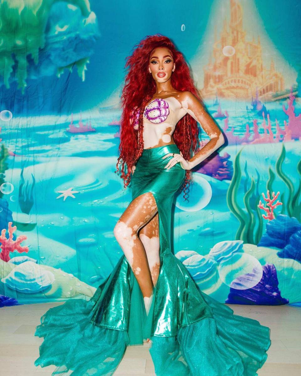 Winnie Harlow como Ariel.