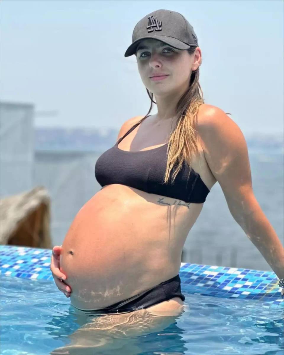 Michelle Renaud luce radiante y feliz, guardando en su corazón la pérdida de un primer embarazo al lado de Matías Novoa.