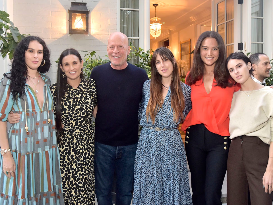 Bruce Willis junto a su familia