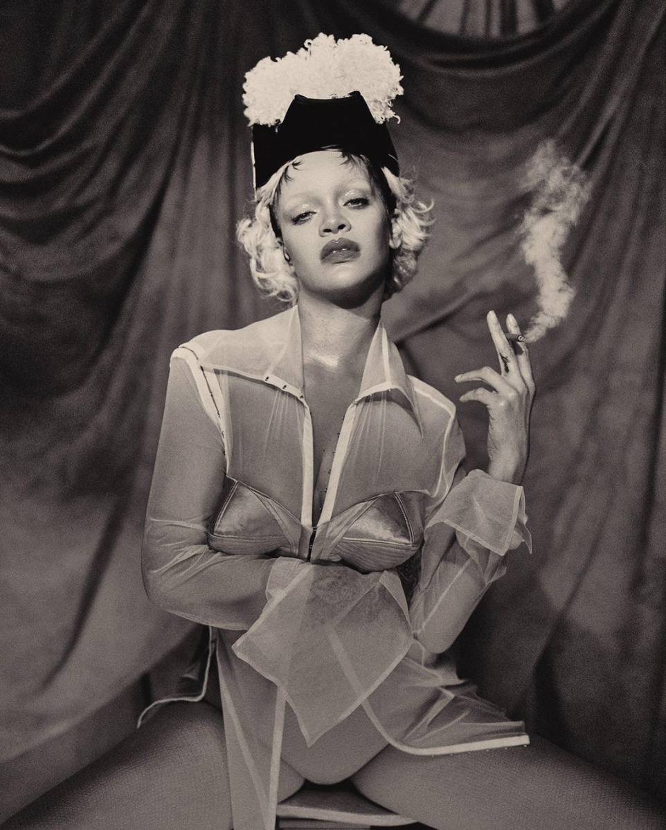 Rihanna indicó que aunque está trabajando en nueva música, todavía está en las etapas iniciales del proceso creativo. Sugiere que el próximo álbum está algo lejos de completarse.