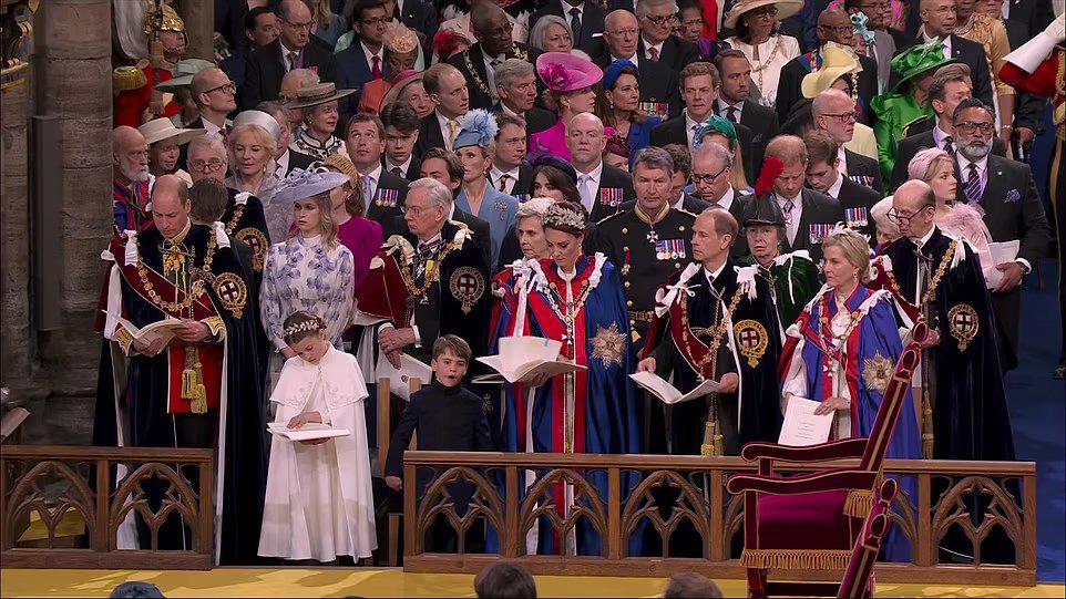 La soledad de Harry en la coronación del Rey Carlos III