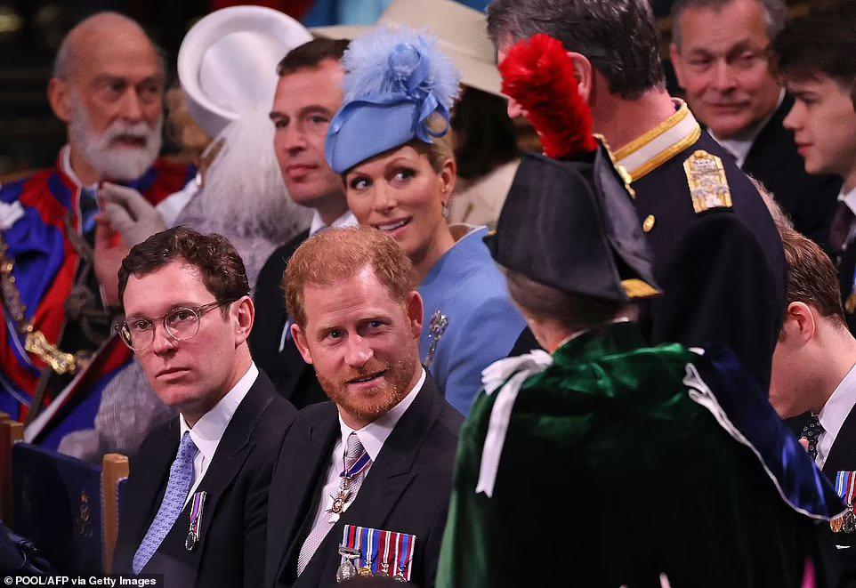 La soledad de Harry en la coronación del Rey Carlos III