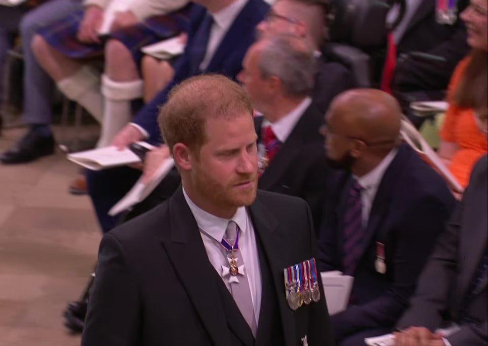 La soledad de Harry en la coronación del Rey Carlos III