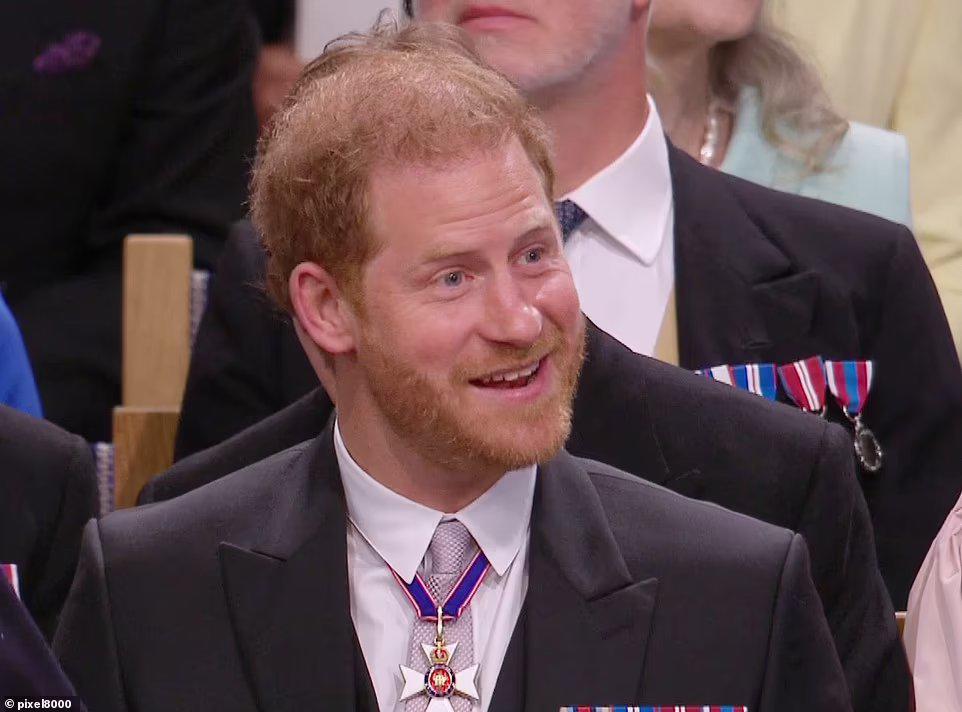 La soledad de Harry en la coronación del Rey Carlos III