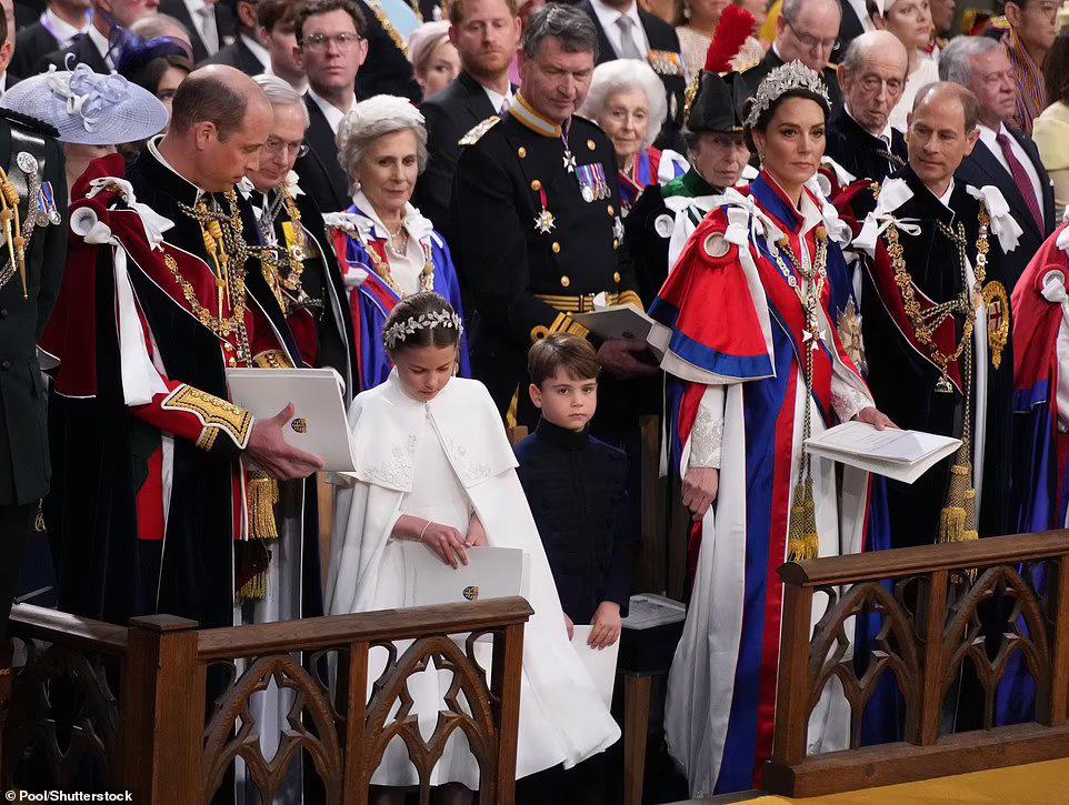 La soledad de Harry en la coronación del Rey Carlos III