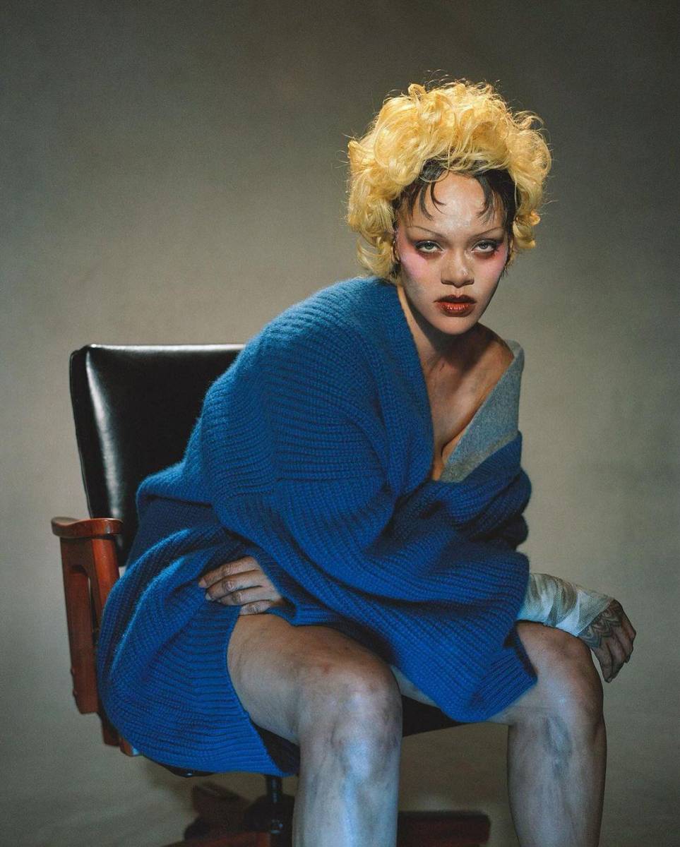 Ottenberg sugirió que esta nueva visión podría representar un “renacimiento” para Rihanna.