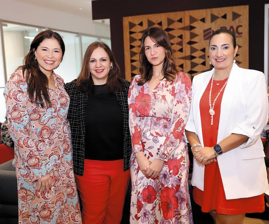 Dos tardes para celebrar lo bueno que trae la Navidad. BAC reunió a sus clientes de Banca Privada en Tegucigalpa en dos encuentros llenos de calidez, brindis especiales y sabores que anunciaron oficialmente el inicio de la temporada festiva. Entre luces, cócteles y buenos momentos, las veladas se convirtieron en un espacio para agradecer y compartir la magia de estas fechas.