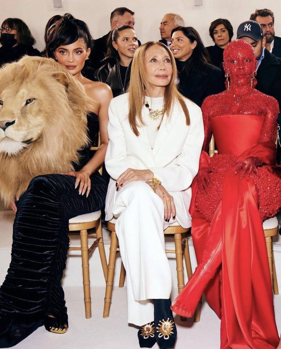 Front Row del desfile Alta Costura de Schiaparelli 2023