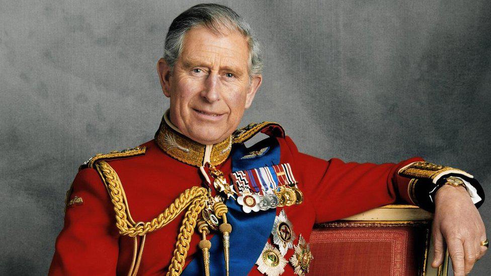 El sitio web oficial de la realeza británica publico la playlist que se escuchará en la coronación del rey Carlos III, la cual se realizará el próximo 6 de marzo de 2023. La lista destaca por tener una variada combinación de estilos musicales, mayoría de artistas son británicos. Lee aquí la lista de 26 canciones que sonarán en la coronación.