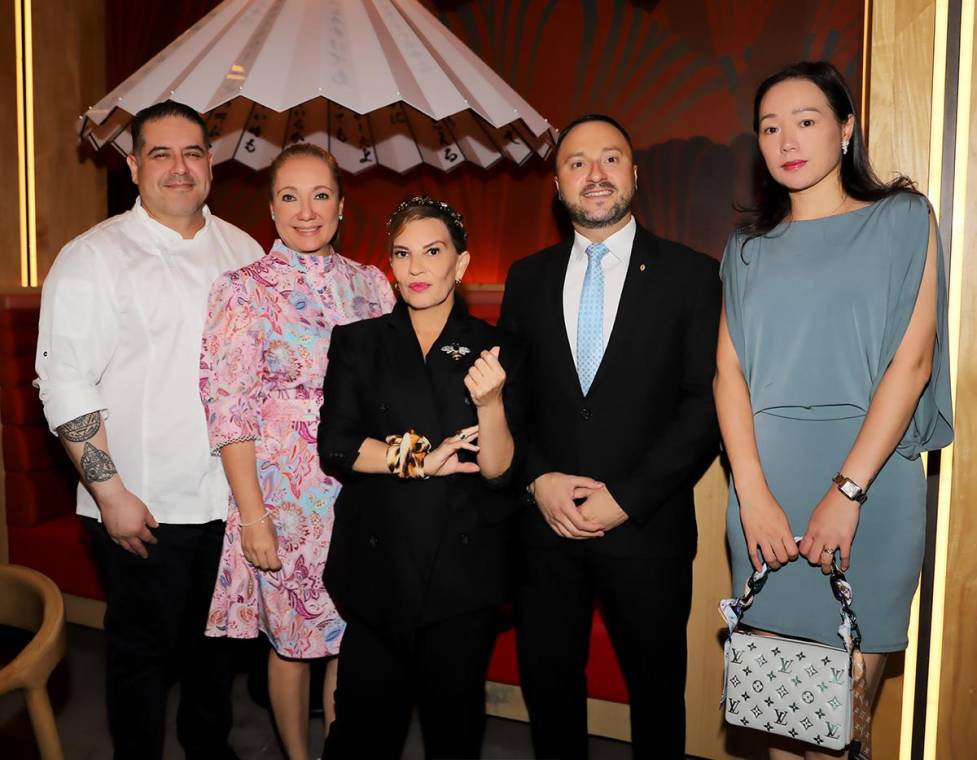 Chef Juan Rojas, Tania Durón, Blanca Bendeck, Joel Muchnik y Jenifer Yang.