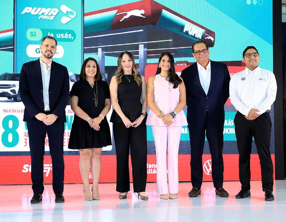 Iván Morales , Dolores Pinel, Sarahí Fúnez, Paola Padilla y Danny Rodríguez.
