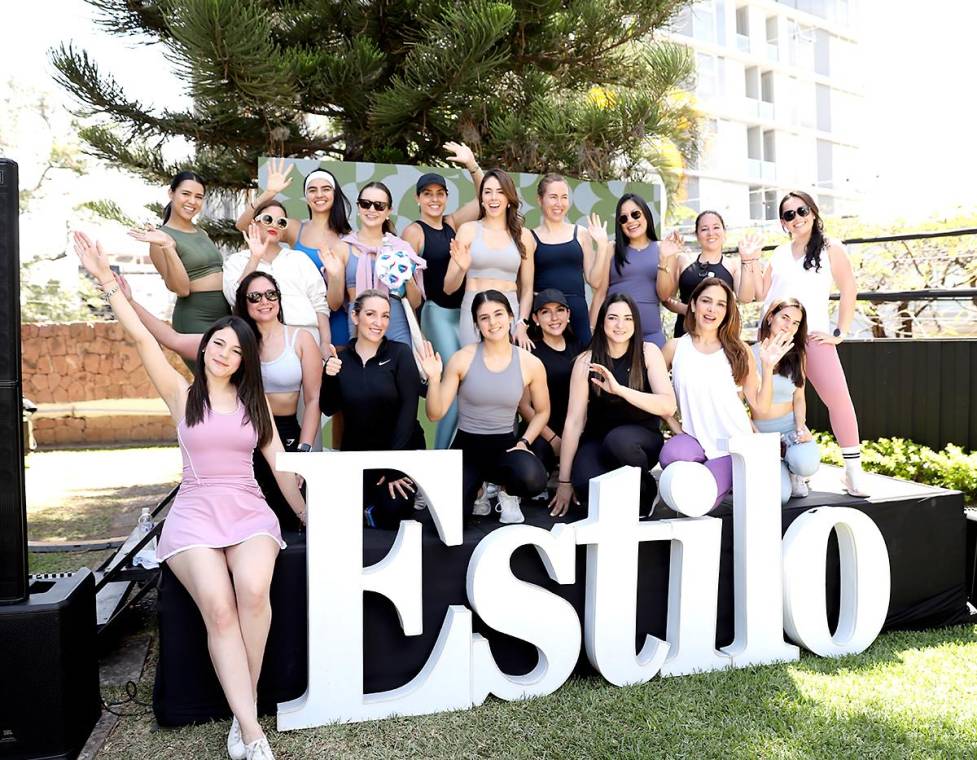 La mañana en Donde Mikel se transformó en un oasis de bienestar con Sculp &amp; Sweat, un evento que combinó movimiento, nutrición y estilo de vida saludable. En un ambiente relajado pero sofisticado, los asistentes disfrutaron de una sesión revitalizante de pilates, seguida de una experiencia gastronómica guiada por la experta en nutrición Daniela Misas, quien demostró que comer saludable en un restaurante no solo es posible, sino también delicioso.