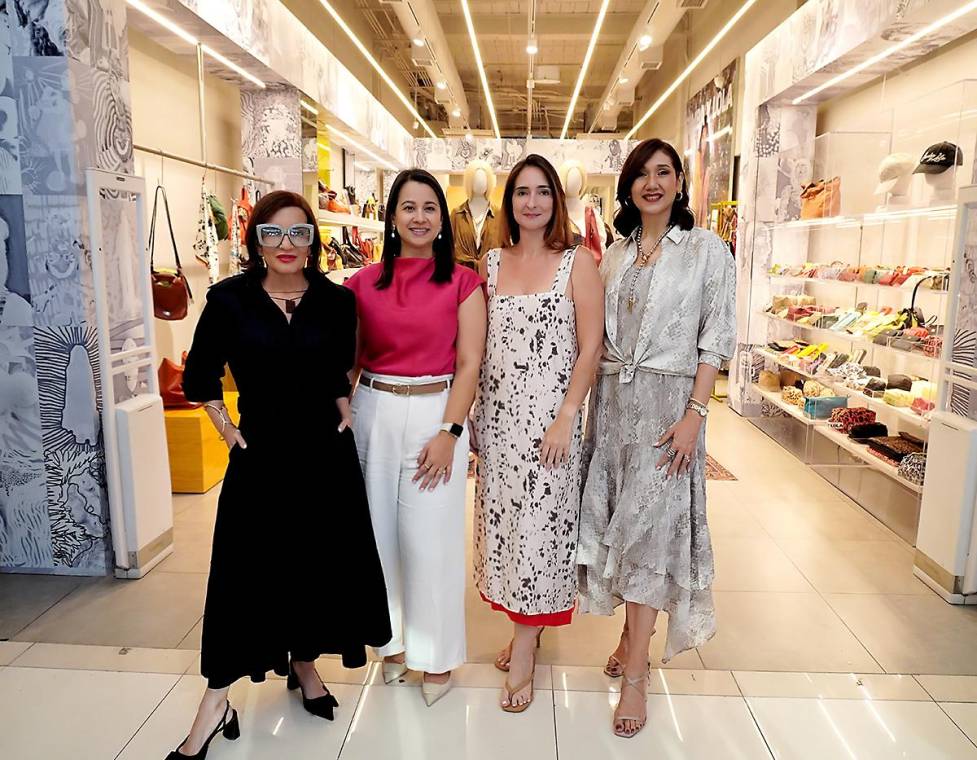 Bimba y Lola presentó su colección Fall-Winter 2025 en un evento lleno de estilo en Multiplaza Tegucigalpa, donde la creatividad y el buen gusto fueron los protagonistas. Durante la jornada, los invitados disfrutaron de una styling session guiada por Nineth Espinoza, quien compartió tips sobre cómo combinar las nuevas piezas de la temporada.