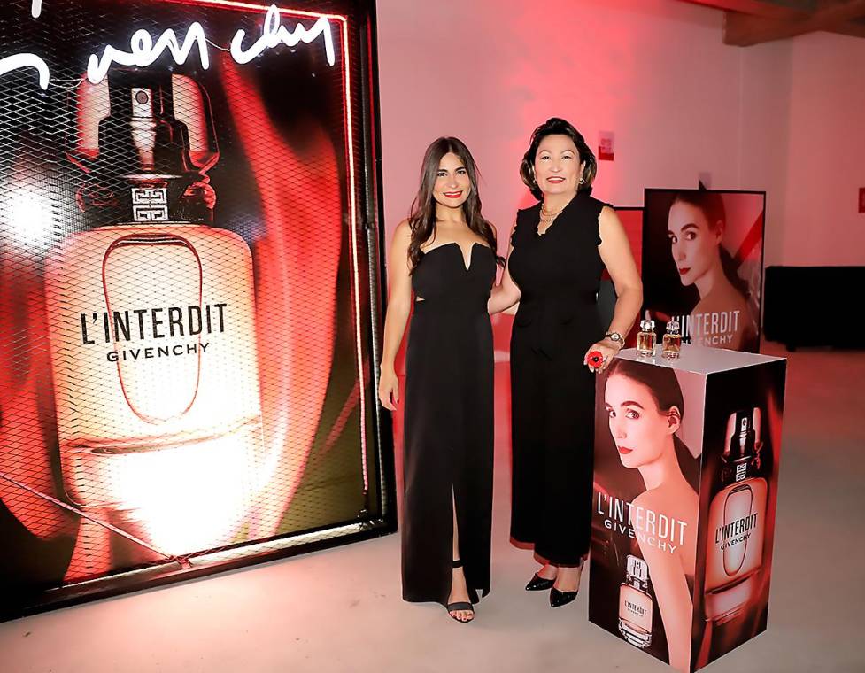 En un mood urbano, entre efectos de luces y cocteles signature, Yulisa Zelaya, Brand Manager de Givenchy y Marcia Vásquez, Gerente Comercial de Remarco, presentaron las novedades de la firma francesa que ya están disponibles en Honduras.