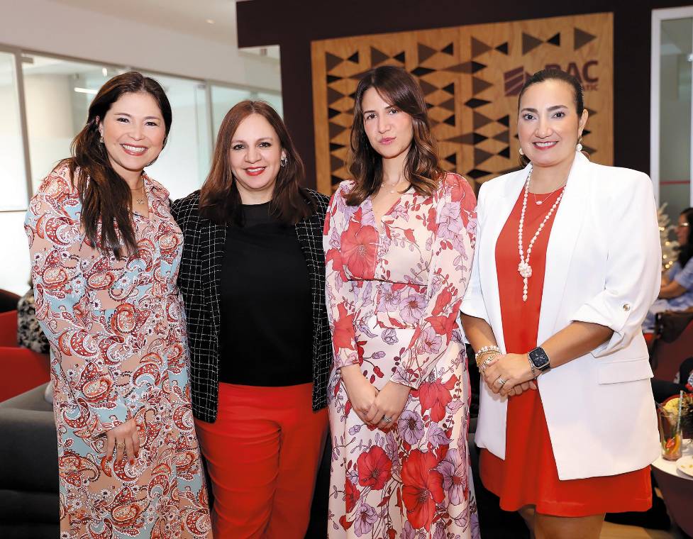 Dos tardes para celebrar lo bueno que trae la Navidad. BAC reunió a sus clientes de Banca Privada en Tegucigalpa en dos encuentros llenos de calidez, brindis especiales y sabores que anunciaron oficialmente el inicio de la temporada festiva. Entre luces, cócteles y buenos momentos, las veladas se convirtieron en un espacio para agradecer y compartir la magia de estas fechas.