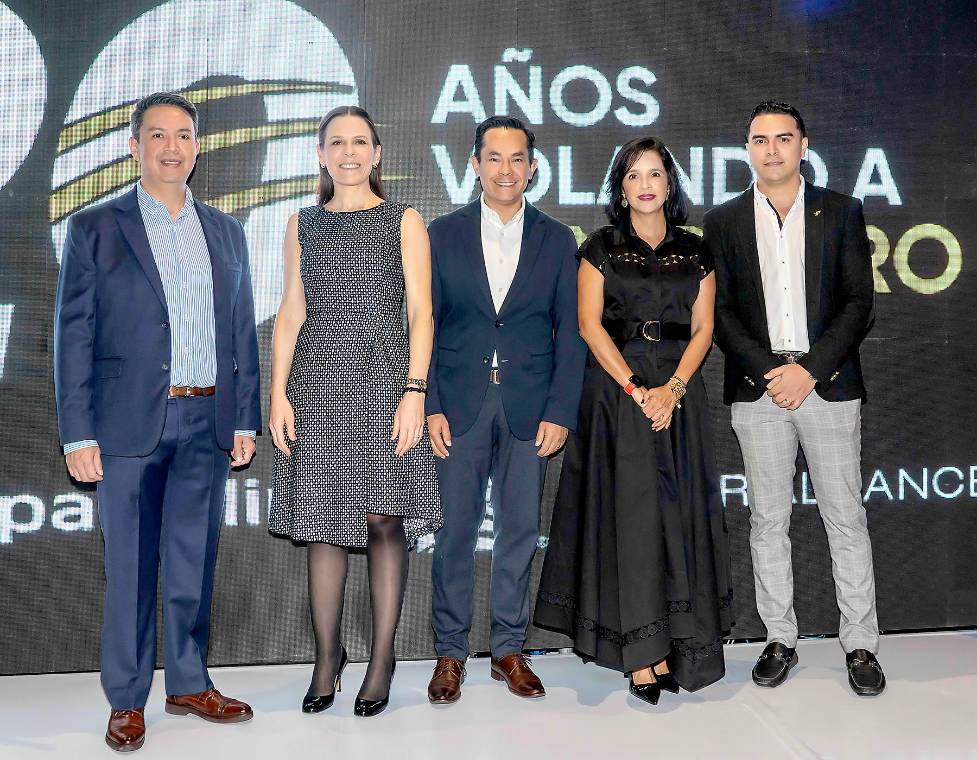 Mario Marroquín, gerente general de Centro América Norte de Copa Airlines; Karen Nanne, gerente de ventas regional de Copa Airlines; Diego Bermúdez, director de ventas general, Ana Morales, coordinadora comercial de Copa Airlines en Honduras y Víctor Medina, ejecutivo de ventas en Copa Airlines.