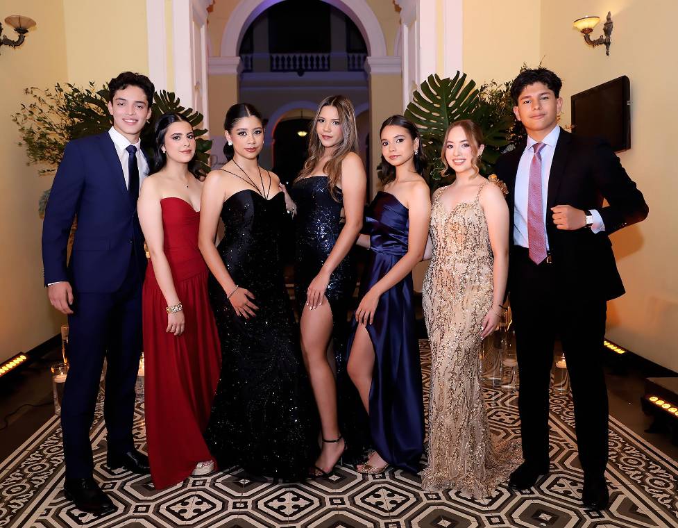 En una noche verdaderamente especial, los Seniors 2026 de DelCampo School celebraron una elegante cena en el Museo para la Identidad Nacional, marcando uno de los momentos más significativos previo a su graduación.