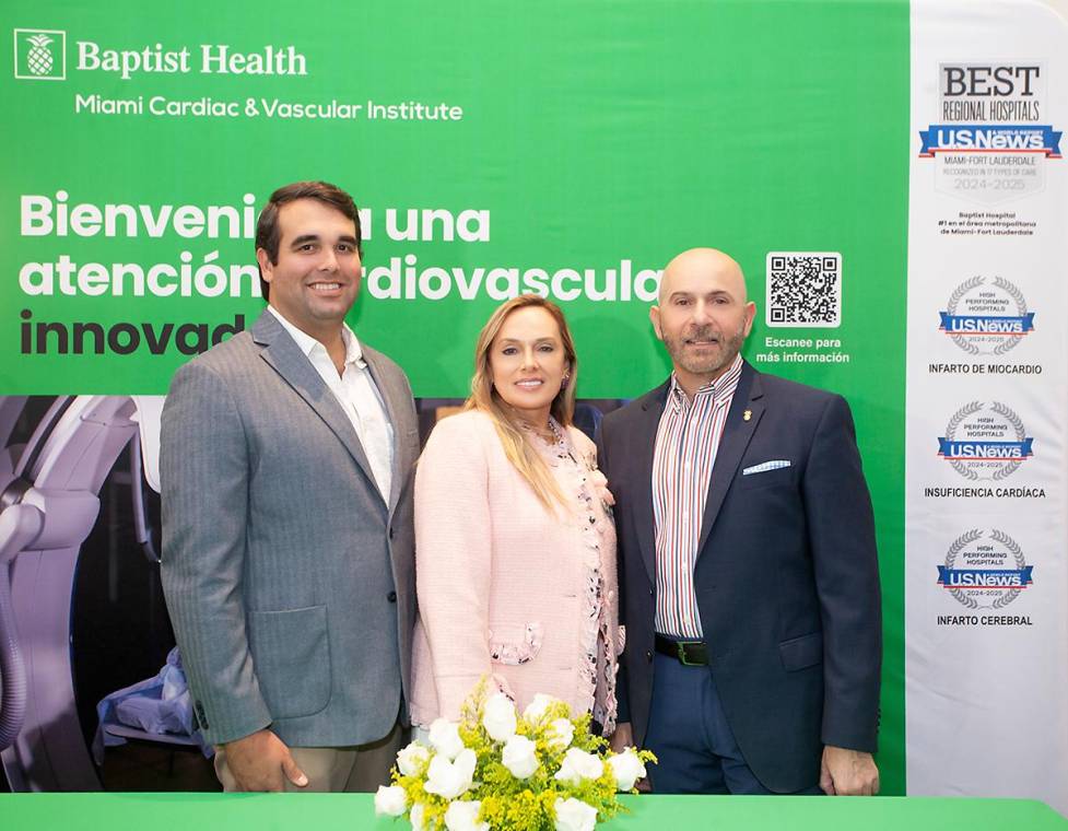 Doctor Juan Gabriel López, Androlla Canavati, y el doctor Galed Hakim