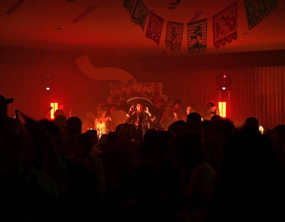 El Hotel Clarion de Tegucigalpa se llenó de spooky vibes en una fiesta inolvidable: “Día de los Muertos” por Boom Hospitality. Los asistentes lucieron disfraces espectaculares, disfrutaron de deliciosos drinks y bailaron al ritmo de la mejor música a cargo del talentoso DJ Gian Varela.