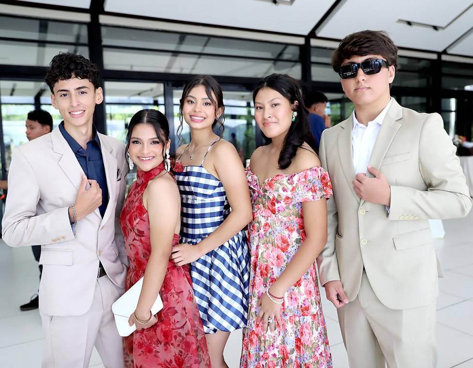 En una luminosa mañana, los seniors 2026 de Mayan School se reunieron para celebrar su esperado Senior Brunch, un encuentro lleno de alegría, nostalgia y unión. El evento tuvo lugar en el restaurante La Cumbre, en un ambiente rodeado de naturaleza, donde los estudiantes lucieron elegantes atuendos y compartieron un desayuno lleno de risas, abrazos y recuerdos.