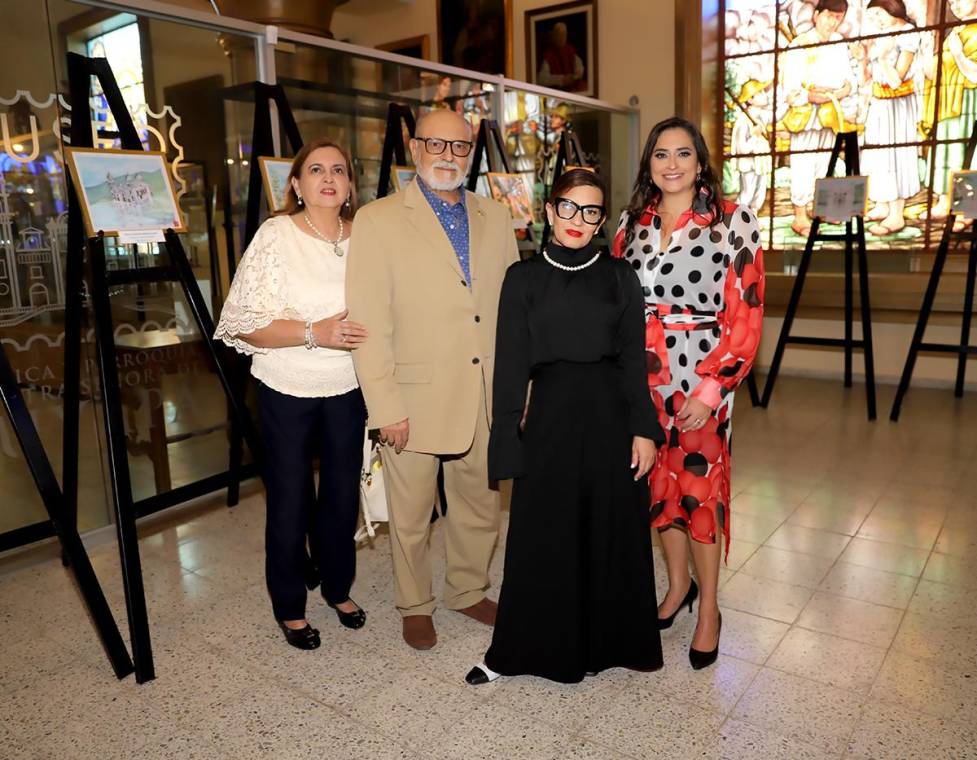 El artista Rolando Ríos presentó su exposición “Catedrales de Honduras”, una serie de pinturas en acuarela que plasma la belleza de las Iglesias Católicas del país. La cita fue en la Basílica de Suyapa, en donde invitados especiales pudieron presenciar las hermosas piezas de arte.