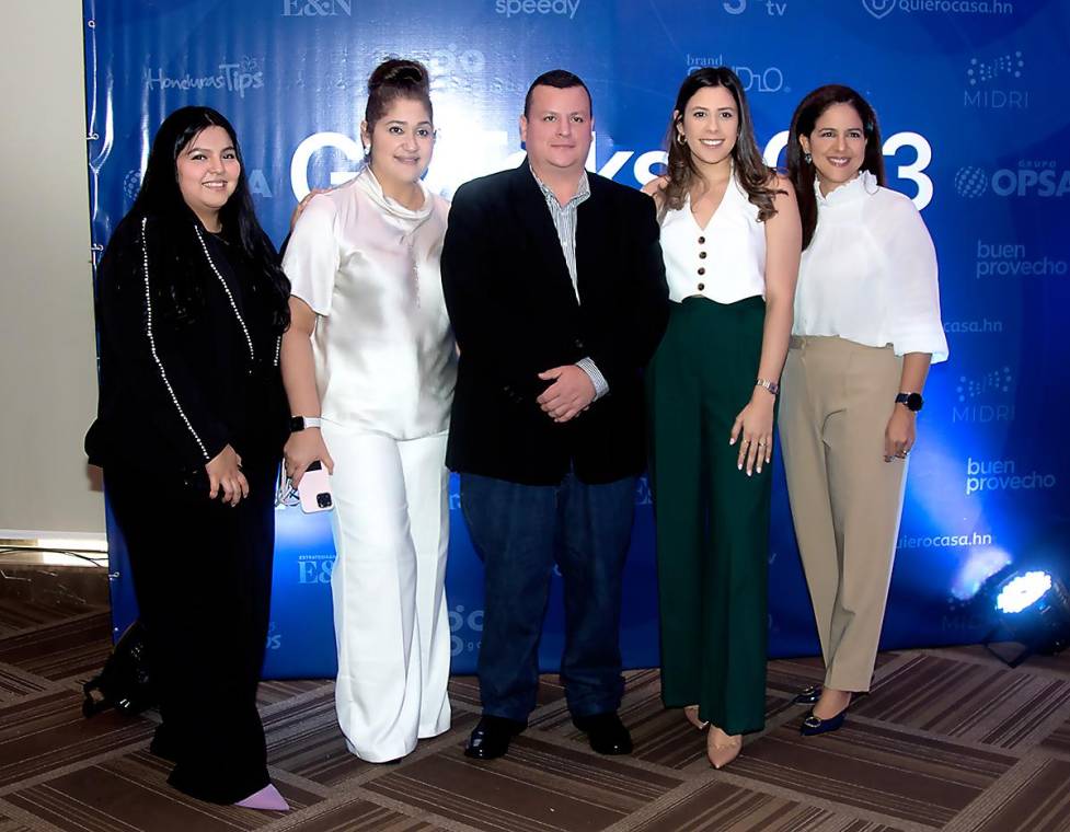 Tania Orellana, Isabel Díaz, Manuel Welches, Michelle Marsan y Doris Rivera.