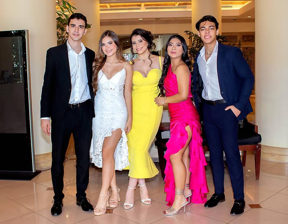 Roberto Perdomo, Carla Castro, Paula Zelaya, Camila Valladares y André Flores.