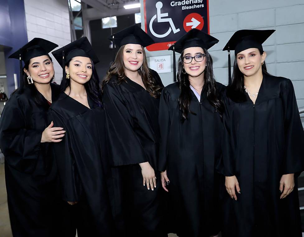 Con un espíritu de logros y sueños realizados, la Universidad Tecnológica de Honduras, UNITEC, desarrolló sus graduaciones de pregrado 2023.