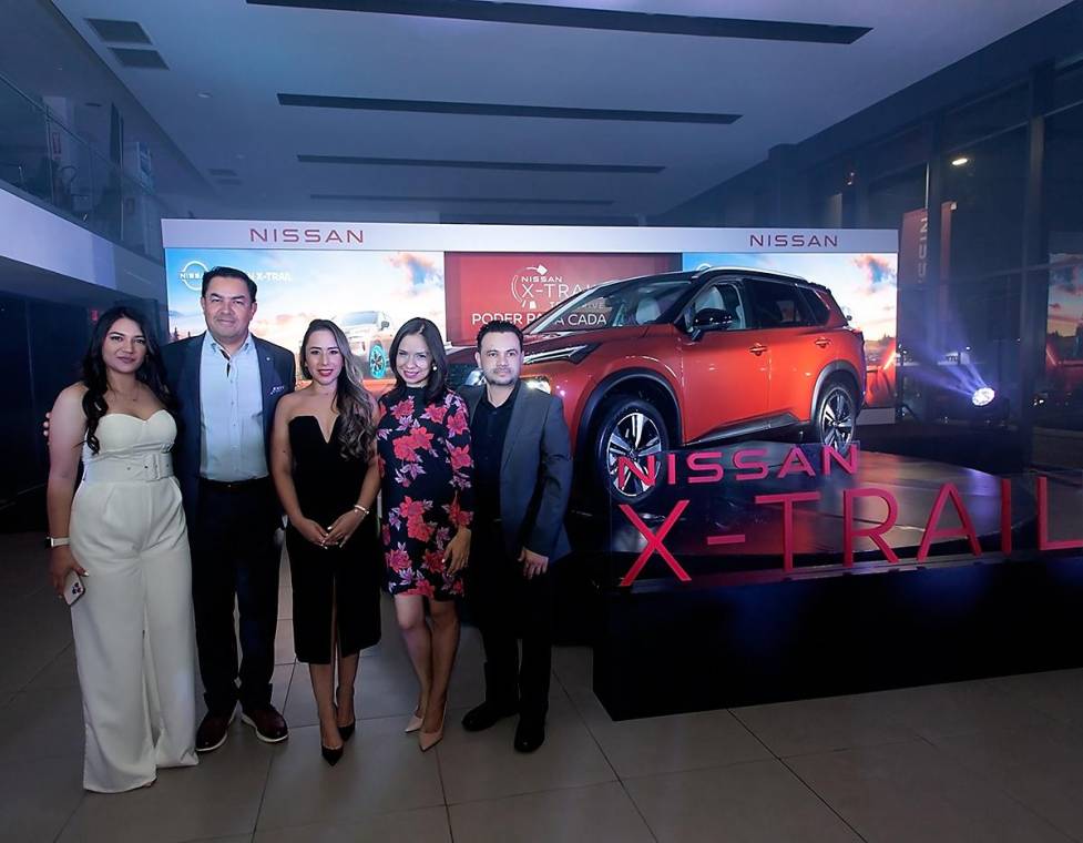 Nohely Herrera, coordinadora de mercadeo; Roberto Renderos, director de marca Nissan Honduras; Diana Pineda, gerente de ventas; Alejandra Cáceres, gerente de mercadeo y Jorge Luis López, gerente de ventas.