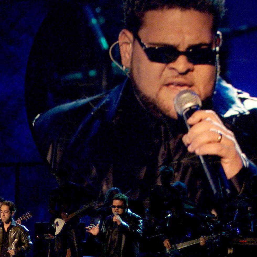 <b>A puro dolor - Son By Four</b>Esta canción interpretada por la banda puertorriqueña-estadunidense alcanzó el número uno en el Billboard Hot Latin Tracks y se convirtió en la primera de la lista con mayor duración de su historia.