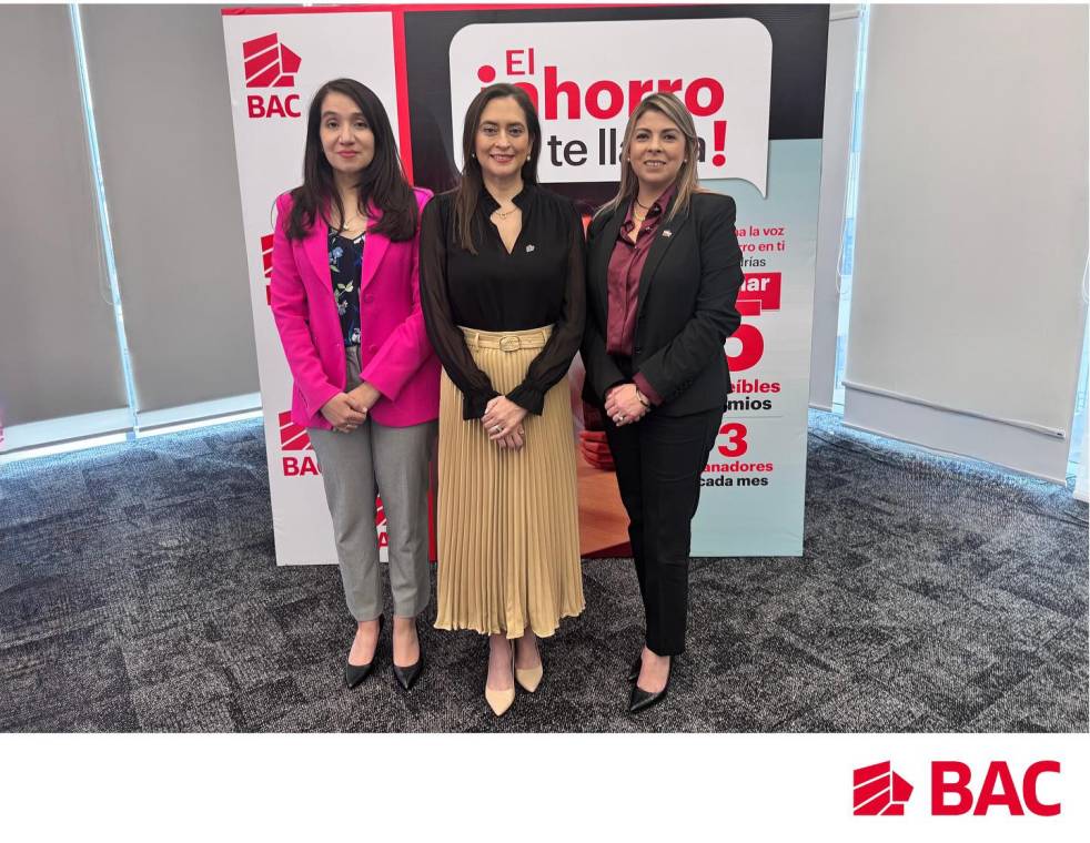 Wasda Sánchez, Gerente de Fidelización BAC Honduras, Valeria Ríos, Vicepresidente de Estrategia Comercial, Mercadeo y Sostenibilidad de BAC Honduras, e Iris Gabriela Fuentes, Gerente de Captaciones.